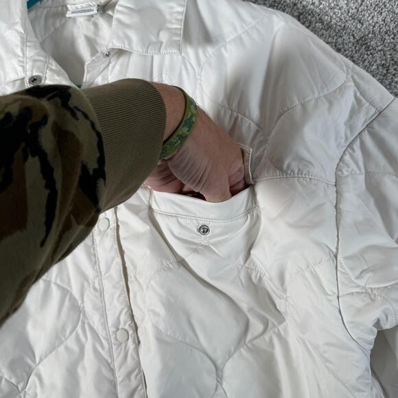 Nike Quilted Shirt Jacket Mens Small White Snap Front Puffer Pockets FB8732-133 - Picture 8 of 15